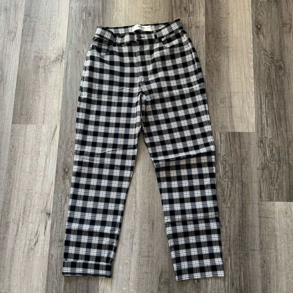 Hollister Black and White Plaid Straight Leg Pants